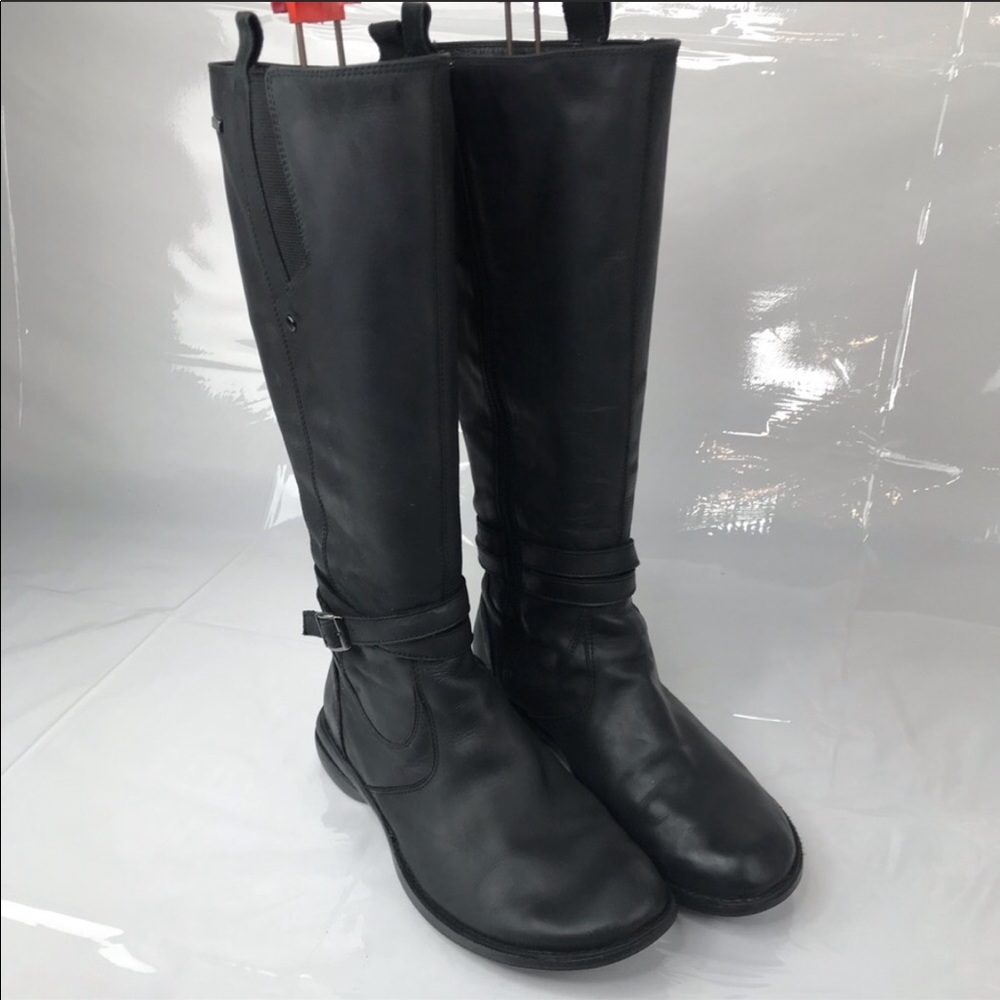 Merrell black boots